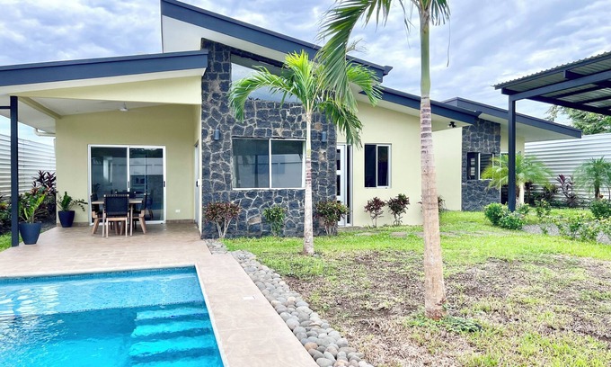 Tamarindo Casa | New 3 bed, 3 bath Home + Pool near Beaches