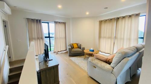 Clyde Casa | New 3 Bedroom Town House on Clyde