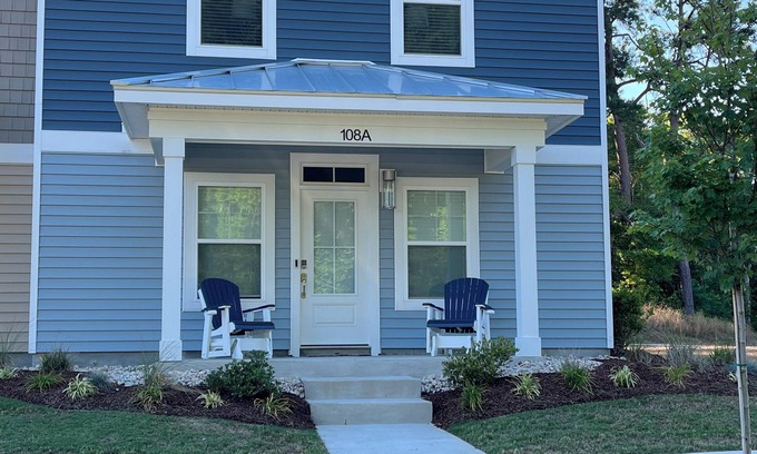 Jarvisburg Casa | New 3-bedroom townhome near OBX beaches with a community pool . Outside lounge