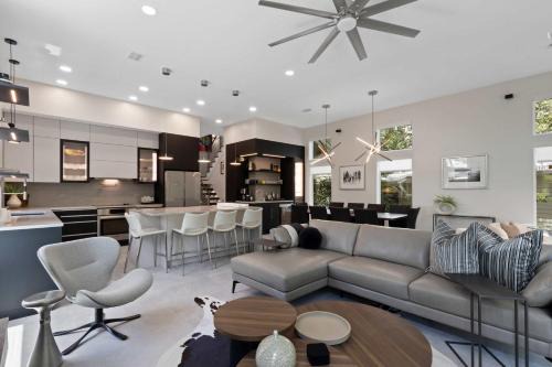 Seacrest Casa | New 30A Retreat Beach Access Hot Tub & Guest Suite