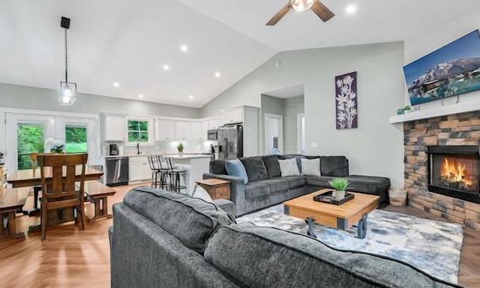 Bent Creek Casa | NEW 3BR-2B home in Asheville with hot tub & firepit! Discounted mid-week stays!!