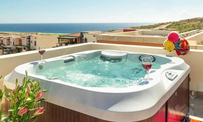 Paraíso Escondido Villa | ¡New 3BR-3.5BA w/ Pool, Terrace, Jacuzzi, Golf Course & Oceanview!