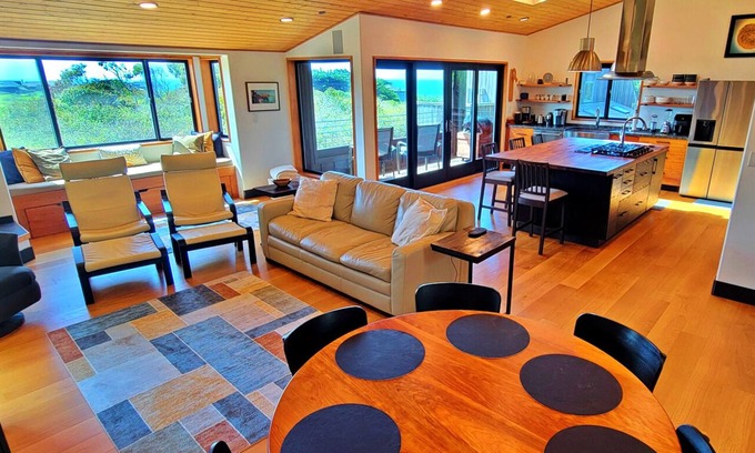 Sea Ranch Casa | NEW 3BR/3Bath Ocean Views 2-min walk to Bluff Trail Close to Town