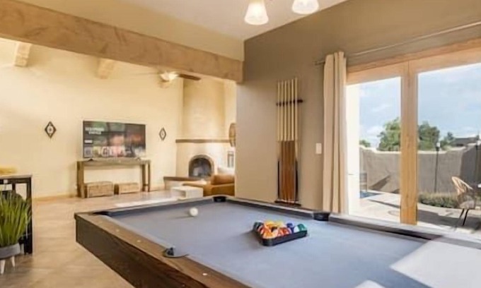 Sandia Heights South Casa | ❤️New 3BR Adobe House in ABQ w/ Pool Table