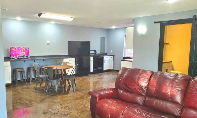Kerr Cabaña | *NEW* 3BR Modern FARMdominium