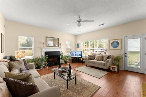Belmont Casa | New 4 Bedroom Lithonia Home With Office