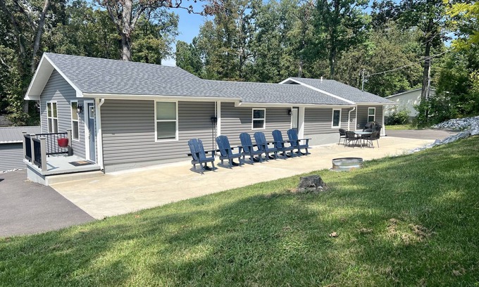 Gilbertsville Casa | NEW! 4Bed/ 2 Bath home near Moors Resort and Marina by Kentucky Lake