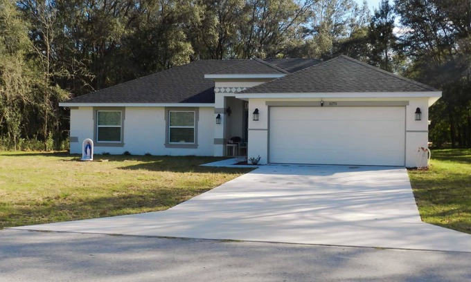 Ocala Casa | NEW 4BR Home! Wi-Fi, Garage Games & Convenient Drive to Downtown Ocala