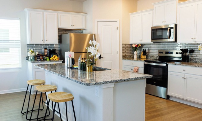 Mint Hill Casa | New 4BRD House in East CLT with Crib, Fenced Backyard, Outdoor Grill & Pets OK