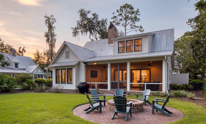 Olde Town Casa | New 5 Bedroom in the Tennis Cottages