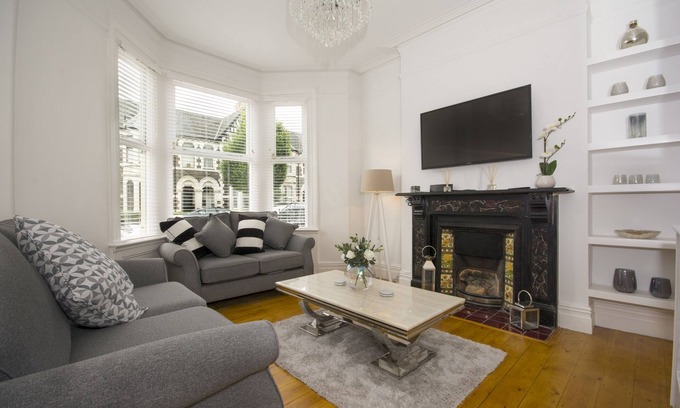 Pontcanna Casa | ¡NUEVO! A 5 minutos a pie del estadio y del centro de la ciudad, Cardiff Townhouse Con estacionamiento gratuito.