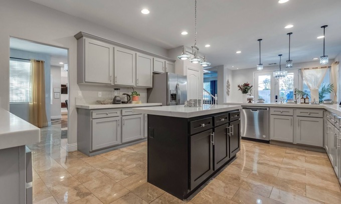 Henderson Casa | New 6 Bed Luxe Entertainer- Game Room | Pool | Spa