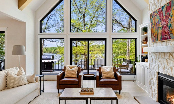 Livingston Casa | NEW 6BR Lakefront Lake Anna 5 Suites, Dock, Hot Tub