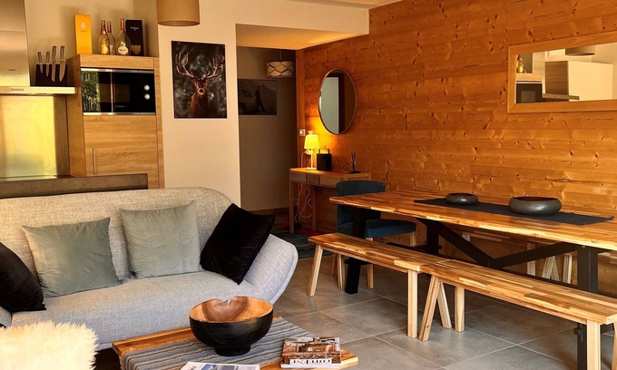 Oz Apartamento | New 8/9-person ski-in/ski-out apartment on the Alpe d'Huez ski area
