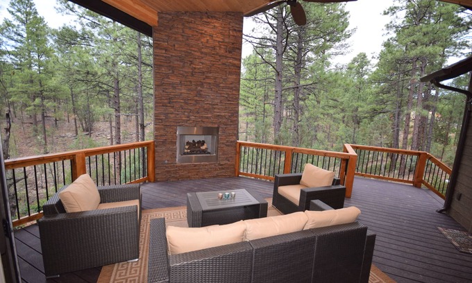 Sierra Pines Casa | ¡Nueva casa de $ 650K, lote de 2 acres, área privada, Tall Pines, área exclusiva! SIN ESCALERAS **