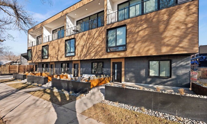 East Central Casa | NEW 9th and 9th