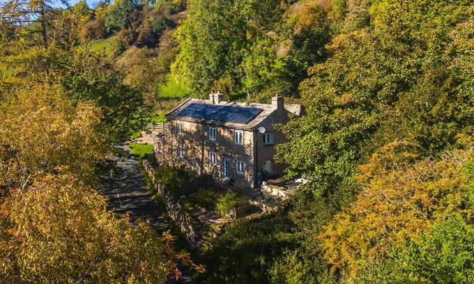 Feetham Cabaña | NEW~A cottage with commanding views over the Dale