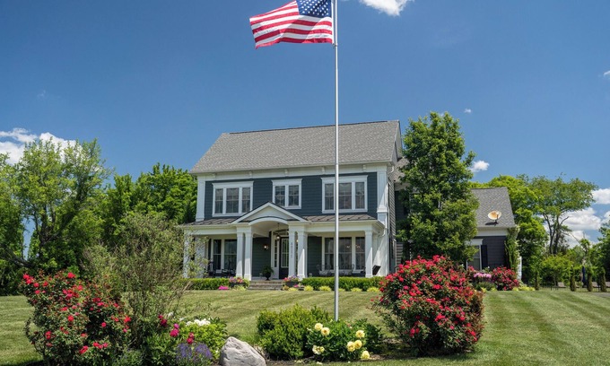 Leesburg Casa | **New**: A Private Luxury Retreat for Corporate or Bridal Parties