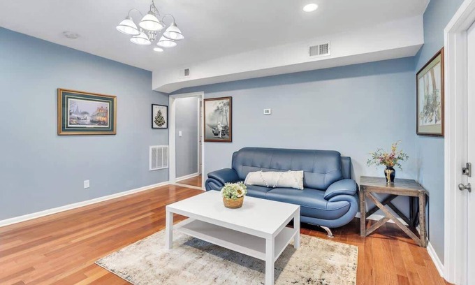 New Albany Casa | New Albany Home near Louisville