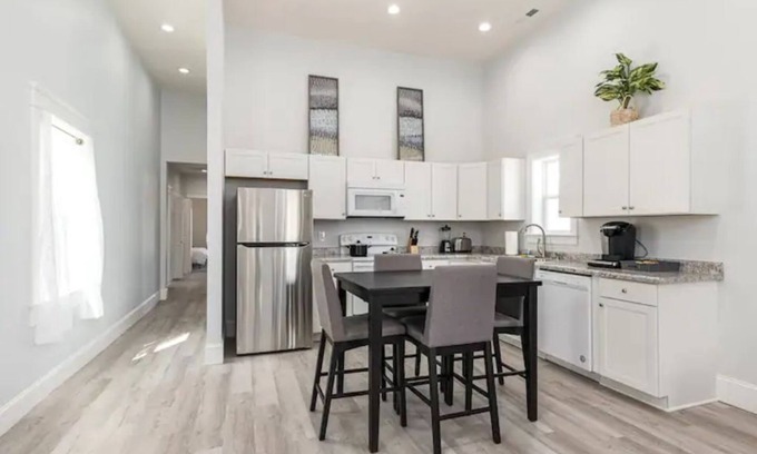 New Albany Casa | New Albany IN Newly renovated Entire House 3BR 2BA
