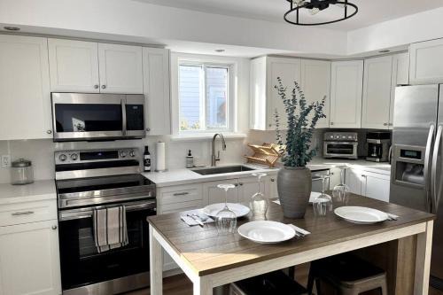 Meaford Casa | New and Cozy Cottage Minutes to Blue Mountain