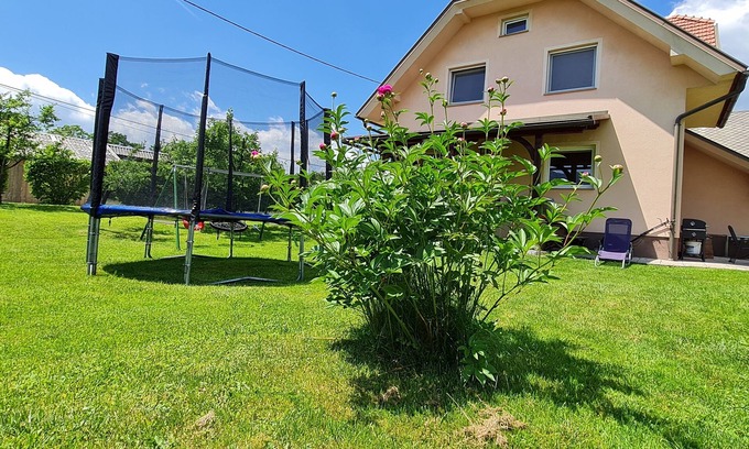 Bodesce Apartamento | New and fully equipped air-conditioned modern studio surrounded by green