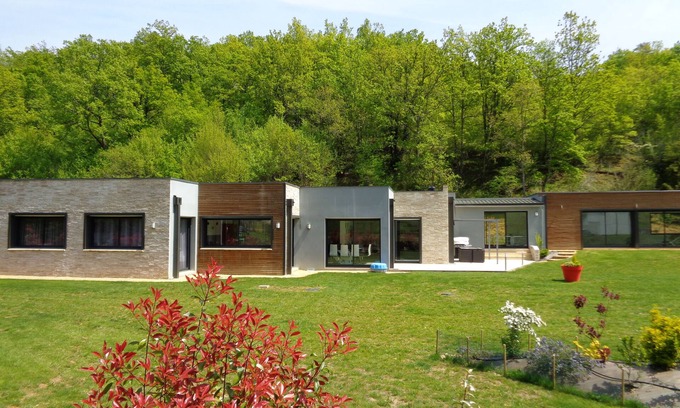 Orliaguet Villa | CERCA DE SARLAT, villa contemporánea con piscina cubierta climatizada a 28 ° c