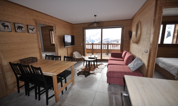 La Toussuire Apartamento | Apartamento nuevo y cálido con vista panorámica, acceso directo a las pistas.