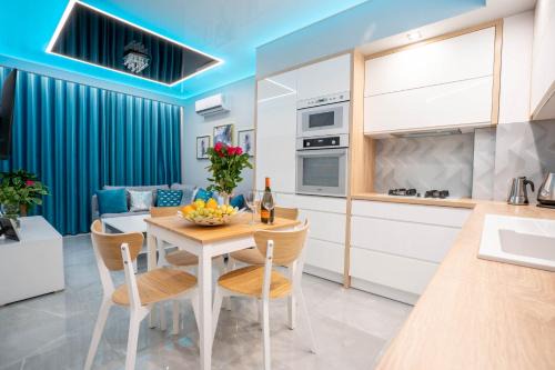 Walendow Apartamento | NEW Apartament VIP BLUE Warszawa+PARKING