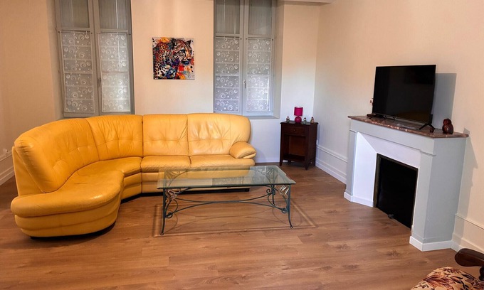 Ecueille Apartamento | Apartamento nuevo en el centro de Ecueillé con 3 habitaciones.