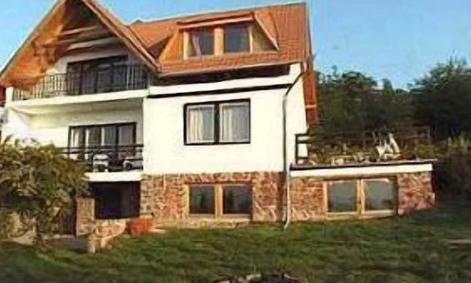 Badacsonyors Apartamento | Nuevo apartamento con vistas al lago, a unos 200 metros de una hermosa playa