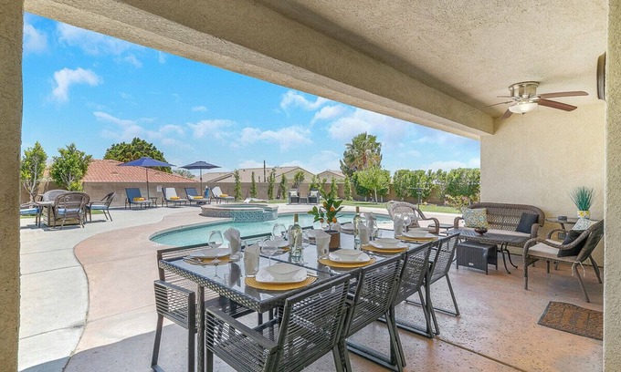 Desert Hot Springs Casa | NEW! Beautiful and Spacious 4 Bedroom Hot Springs Vacation House! Big Back Yard!