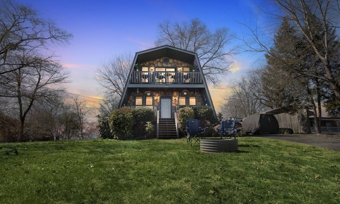 Rutledge Casa | NEW! Beautiful Lakeview Chateau with Stunning Views