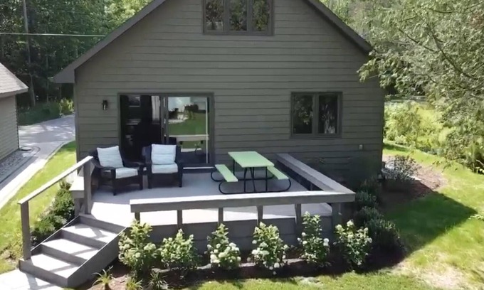 Cheboygan Cabaña | New! Beautiful Mullett Lake three bedroom cottage