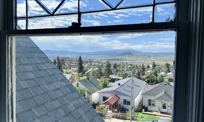 Butte Casa | NEW! Beautiful Queen Ann in Historic Butte, Montana