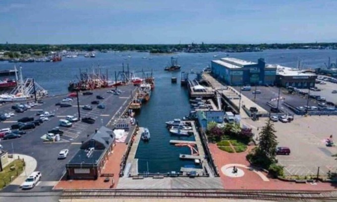 New Bedford Casa | New Bedford Waterfront Historic District