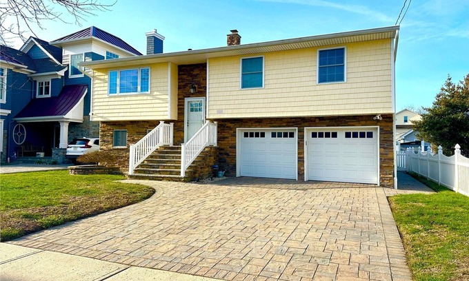 Wall Casa | 1. 5 cuadras de la playa! Madre / Hija -Solo disponible 2 semanas este verano