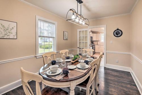 New Bern Casa | New Bern Retreat with Fire Pit about 1 Mi to Dtwn!
