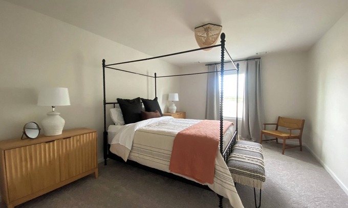 Inman Casa | New!!! Boiling springs Luxury Lake front home- sleeps 6 people
