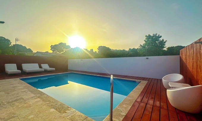 Pueblo Casa | New Boutique House with Pool near the Beach