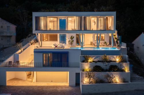 Celina Villa | NEW Boutique Villa Nana
