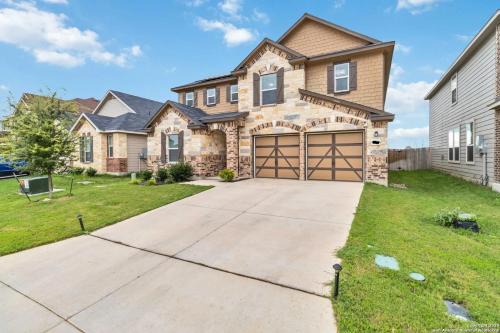 New Braunfels Casa | New Braunfels Modern Spacious 5-bedroom house