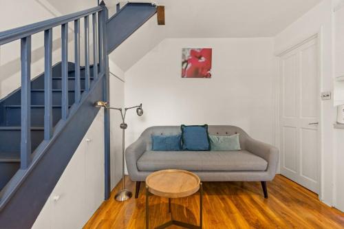 Shacklewell Casa | New! Bright 2BR Dalston House with Garden and BBQ