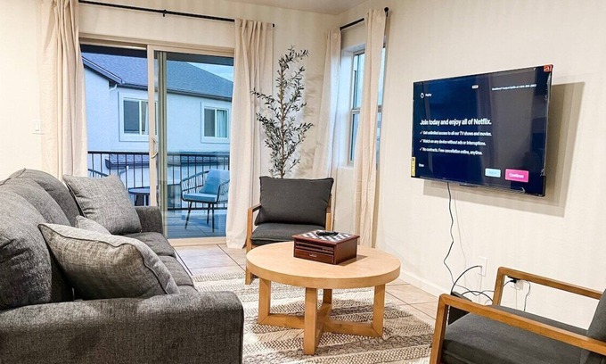 Prescott Valley Units Casa | New bright and airy 3-bedroom townhouse near parks and events. Townhouse #3