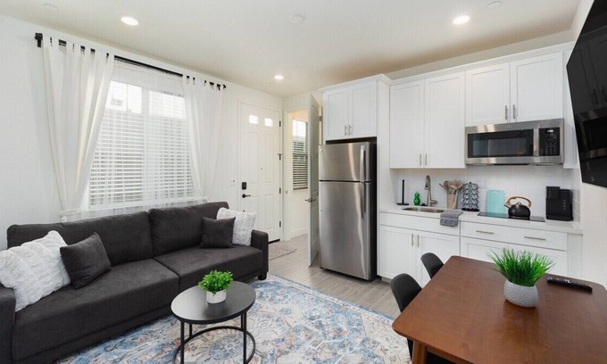 Roseville Otro | New Build 1 Bed Suite
