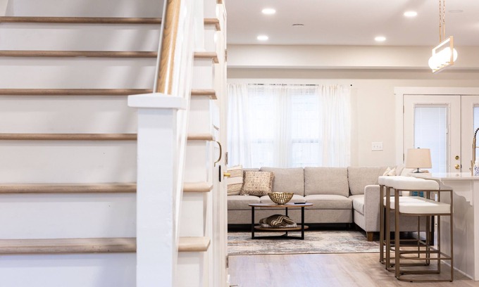 North Charleston Casa | New Build in the Brewery District! Very central location. Full use of the house.