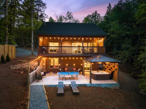 Cleveland Chalet De Esquí | New Build, Lake Fun, Near Helen