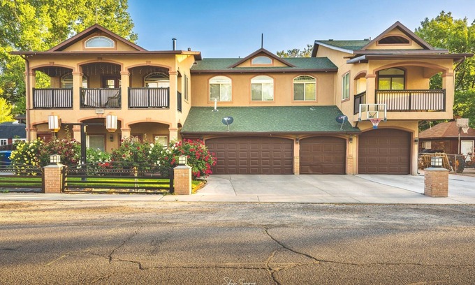 Lehi Apartamento | New Build Luxurious Modern Apartment With a Private Garage And a Covered Porch