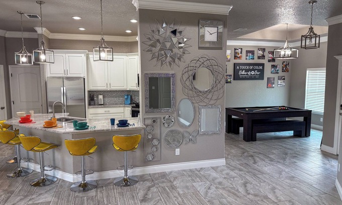 Amistad National Recreational Area Casa | NEW BUILD: Pool-Table, Ping-Ping, Arcade Machines, Office. A TOUCH OF COLOR.