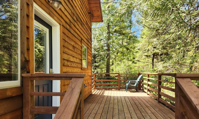Ketchikan Cabina | New build, private, 2-bedroom cabin tucked into the woods